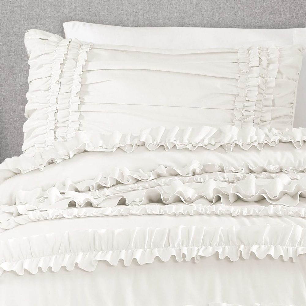 Lush Decor Belle White Comforter 3 Piece Set! Twin XL